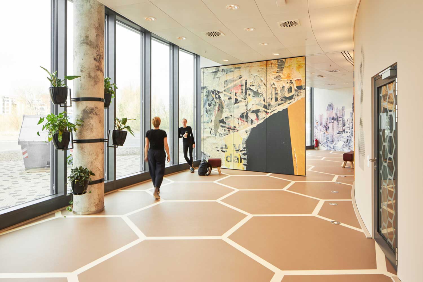 Interiorfotografie: Neben den Büroetagen wurden im myHive im Düsseldorfer Medienhafen auch neue Fitnessräume gestaltet.