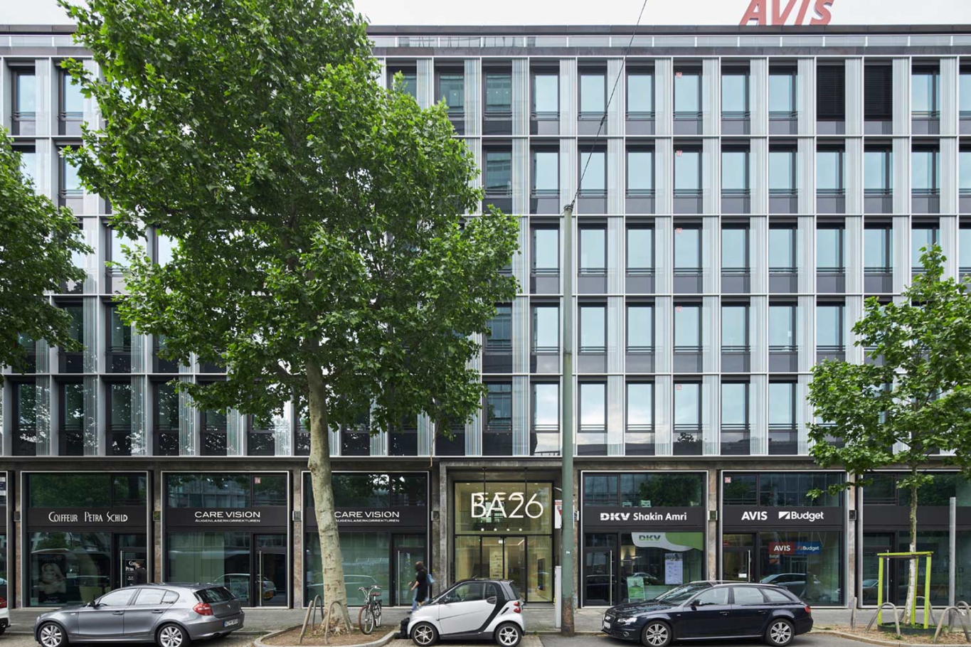 Lioba Schneider Architekturfotografie: Umbau eines Düsseldorfer Bürohauses, BA26. Denkmal. Heller moderner Innenausbau.