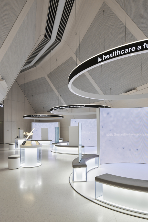 Lioba Schneider Architekturfotografie: Der Novartis-Pavillon in Basel. Innen gibt es die Dauerausstellung "Wonders of Medicine".